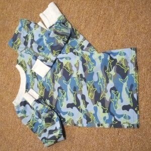 KIRKLANDS SHARK THEME PAJAMAS 100% ORGANIC COTTON SIZE 5